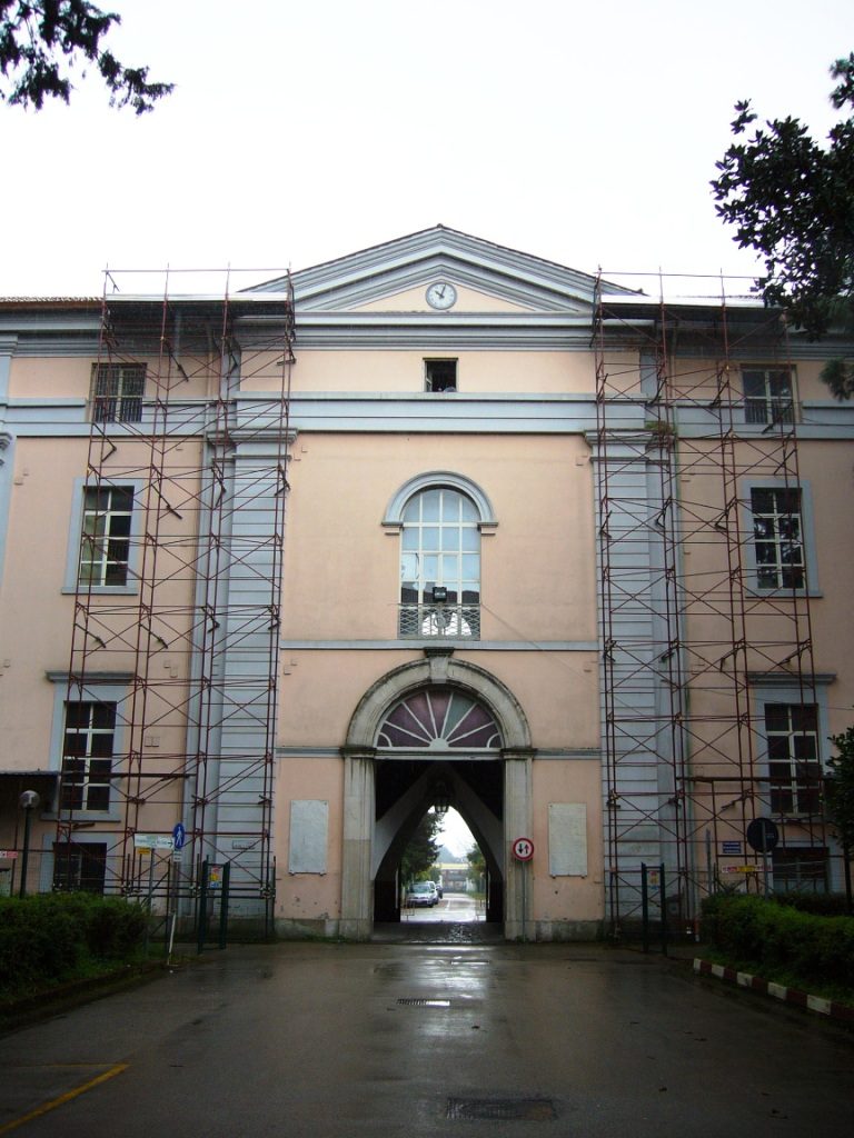 Roberta-osp. mil. prospetto interno.JPG